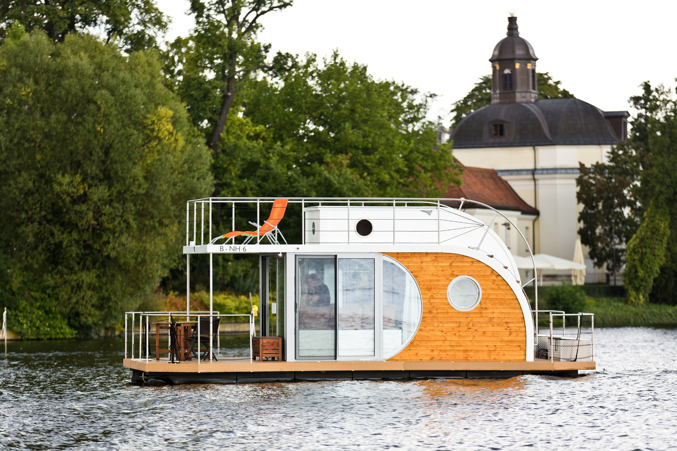 Luxury Floating Venue